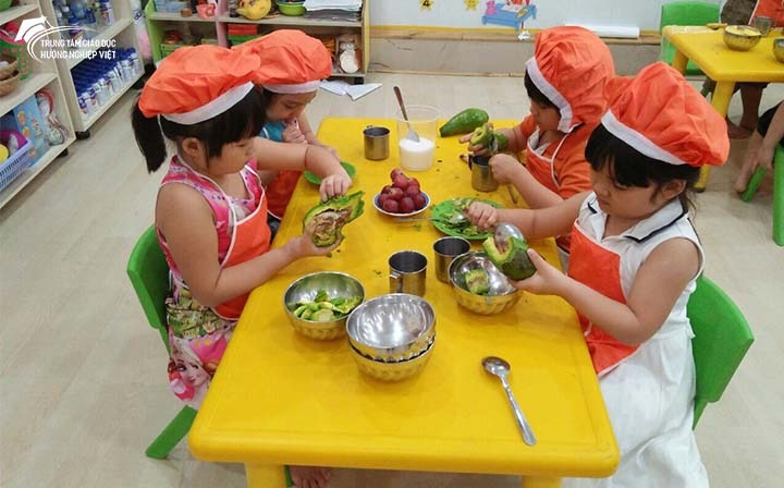 Giáo dục kỹ năng sống cho trẻ mầm non như thế nào tốt?