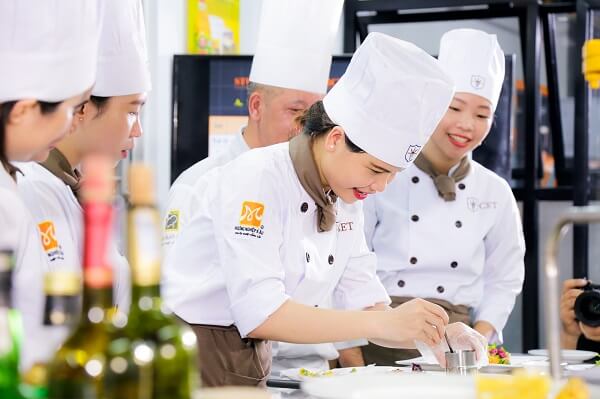 Nghiệp vụ bếp Á năm 2020